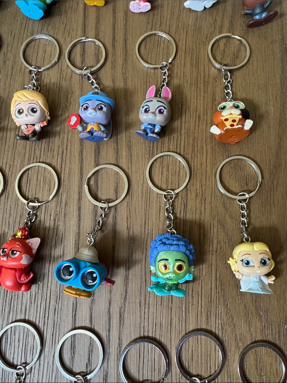 Disney Doorables Keychain Bundle (30) - Picture 7 of 12